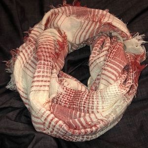 Cute white and pink ultra soft scarf!💓💞💕